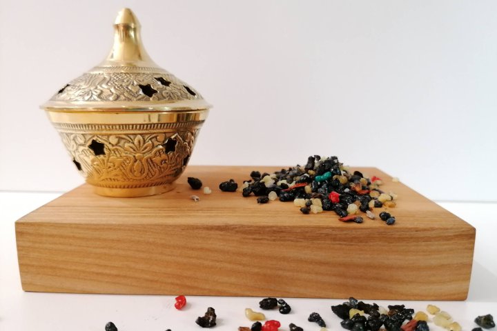 Weihrauch arabisch dunkel mit Weihrauchgefäß messing