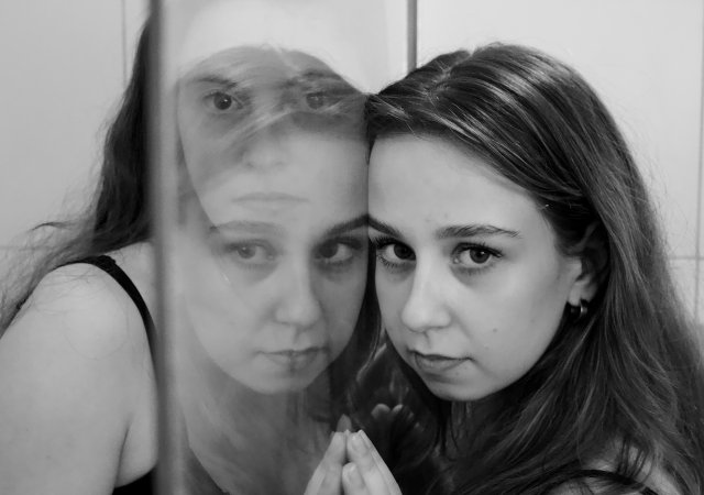 Kunstwettbewerb 2025 - DIALOG -  Altersgruppe 2: 20 bis 25 Jahre „dialogische perspektiven“ von Luna Riese, 20 Jahre 