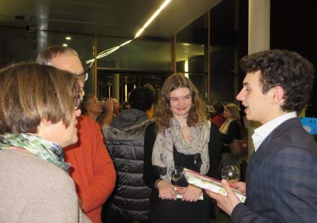 Preisverleihung 2018  - Besucher im Gespräch mit Annika Wilke und Christoph Sannwald (Moderation)