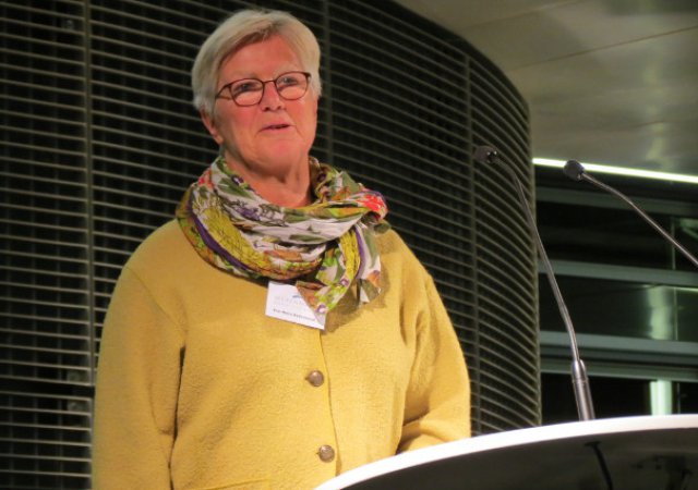 Preisverleihung 2018 - Einführung in den Abend Eva-Maria Beilschmidt - WEKENMANN - Bücher, Licht & mehr