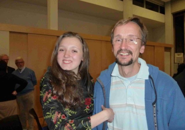 Preisträgerin Cora Freund mit Ihrem Vater