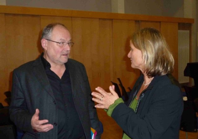 Fachleute unter sich: Die Juroren Eva Christina Zeller (Lyrikerin) und Dieter de Lazzer (Schriftsteller)